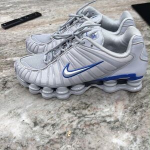Nike Shox TL
Wolf Grey Metallic Silver Blue